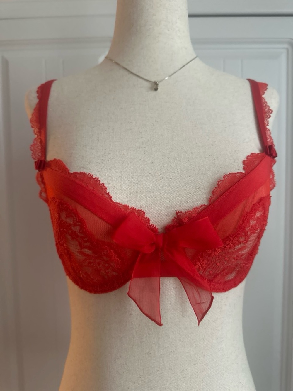 Victoria's Secret Black Label Designer Collection Red Lace Demi Bra
